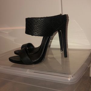 Very very sexy Steve Madden heels.